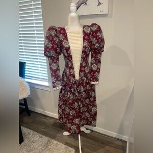 Vintage floral print ‘Gunne Sax Style’ exaggerated puff sleeves Victorian dress